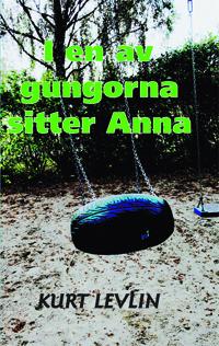 I en av gungorna sitter Anna