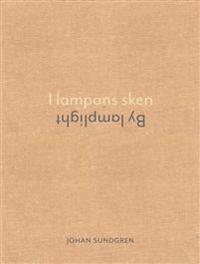 I lampans sken / By lamplight