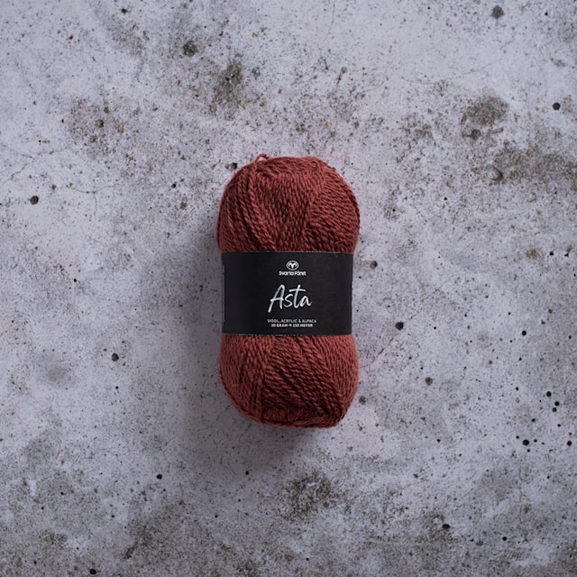 Asta Garn Ullmix 50 g Koppar Svarta Fåret