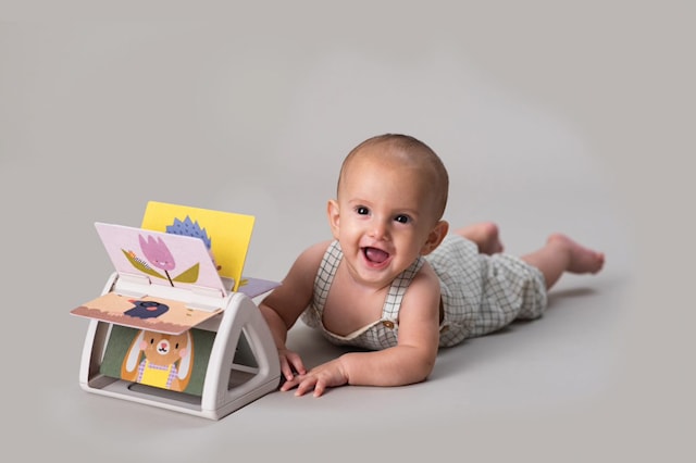 Produktbild 2 för Snurrande Aktivitetsbok TAF Toys