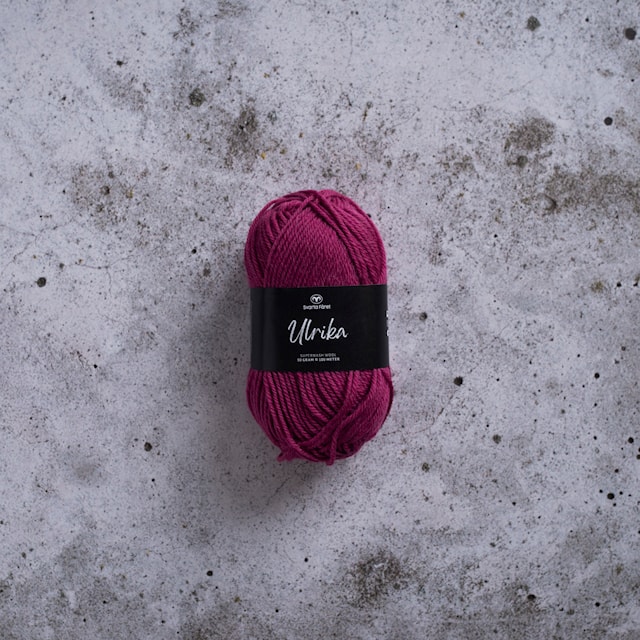 Ulrika Ullgarn 50 g Cerise Svarta Fåret