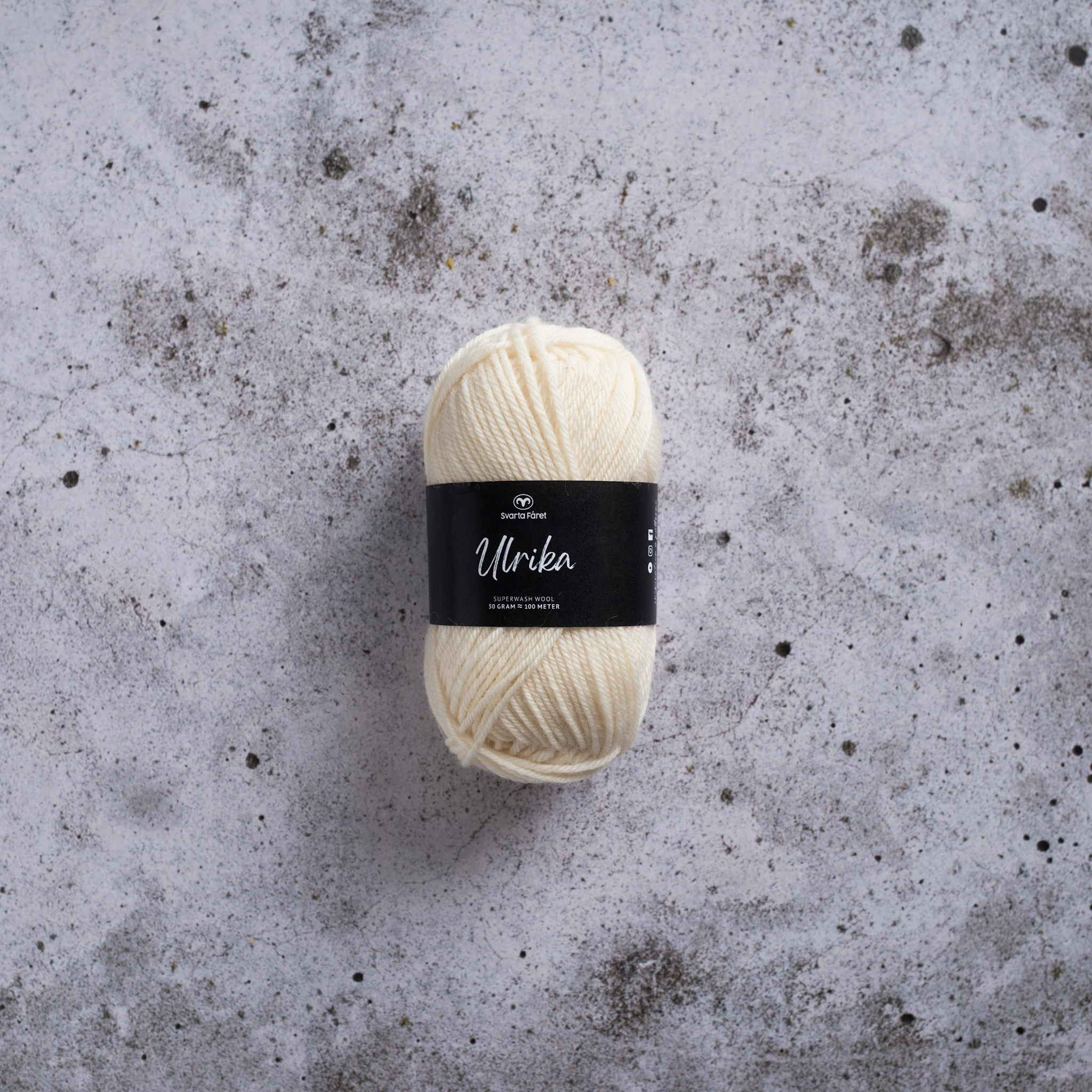 Produktbild för Ulrika Ullgarn 50 g Svarta Fåret