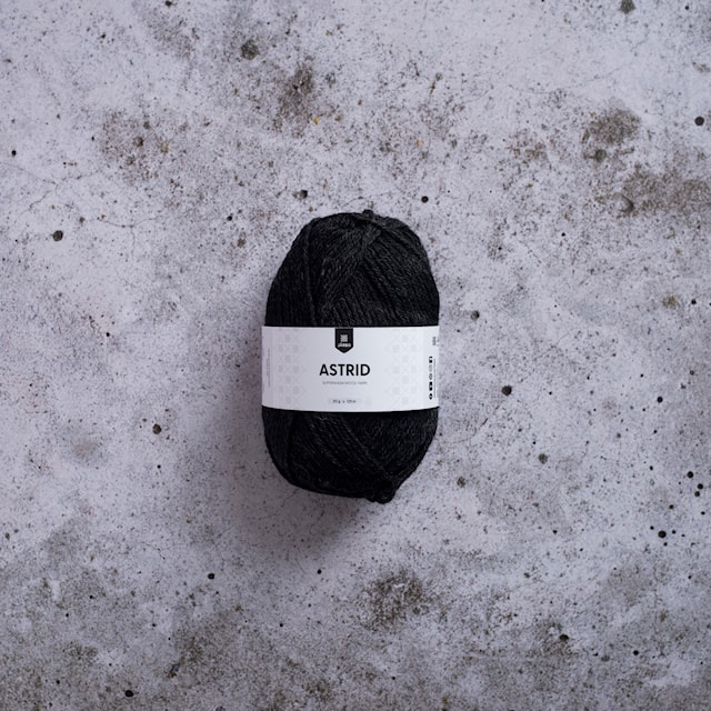 Astrid Villalanka 50 g Dark grey Järbo