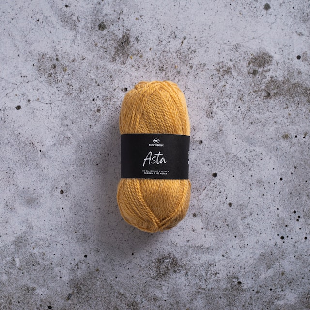 Asta Garn Ullmix 50 g Varmgul Svarta Fåret