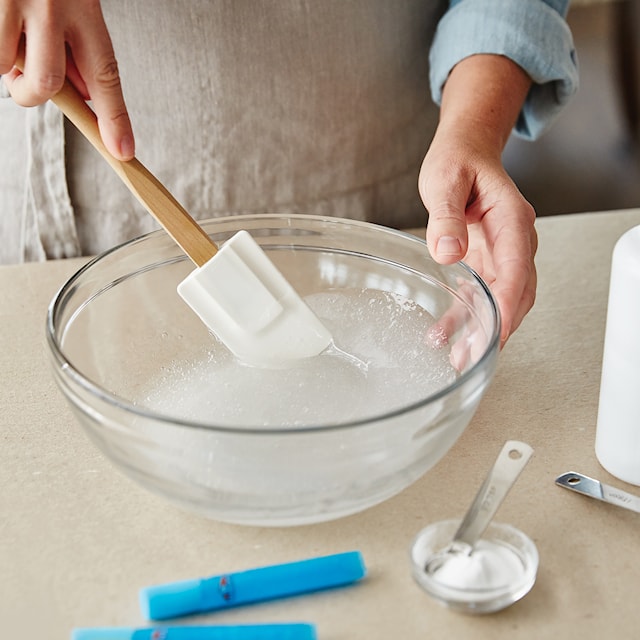 Tuotekuva 2 - Elmers Kirkas nestemäinen liima 946 ml