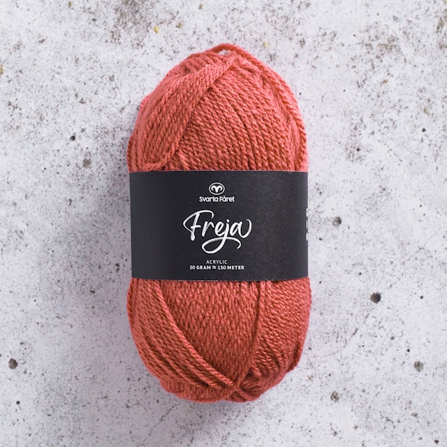 Freja akryylilanka 50 g Burnt Blush 86 Svarta Fåret