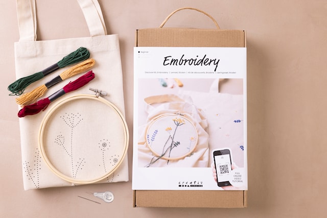 Produktbild 5 för Start DIY Kit Broderi - Tygpåse Blommor Creativ Company