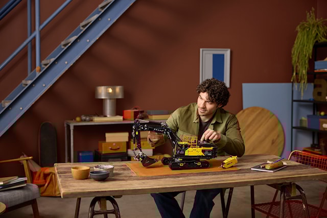 Produktbilde 3 for Volvo EC500 Hybrid gravemaskin LEGO® Technic (42215)