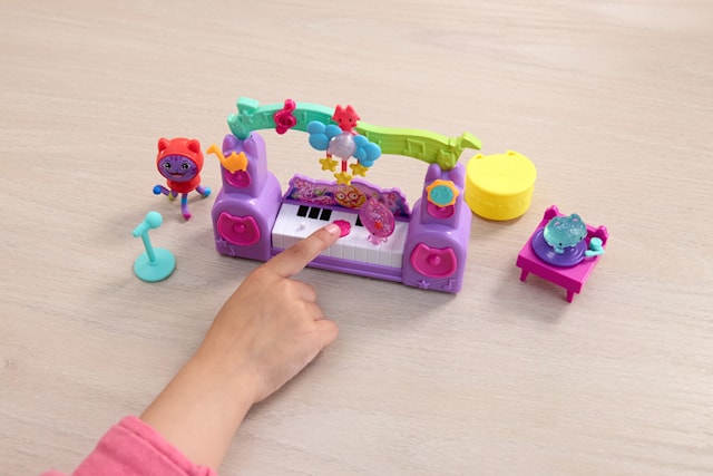 Tuotekuva 6 - Gabbyn elokuvan Pawsome-juhlahuoneleikkisetti Gabbyn nukkekoti