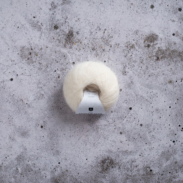 Fin Mohair Silk Garn 25 g Natural White Järbo