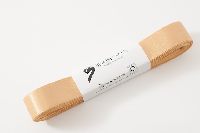 Kulta Satiininauha 15mm x 5 metriä