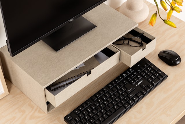 Produktbild 3 för Laptopställ Ted med förvaring Linen 48,5x26x15cm Bigso Box of Sweden