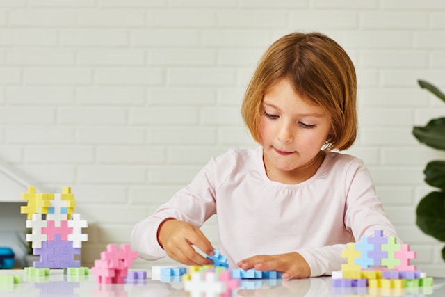 Produktbild 4 för Plus-Plus BIG Metallväska Pastell, 70 Bitar