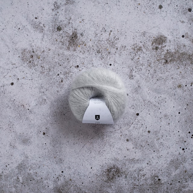 Fin Mohair Silk Garn 25 g Arctic Wolf Järbo