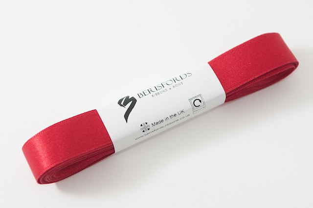Punainen Satiininauha 15mm x 5 metriä