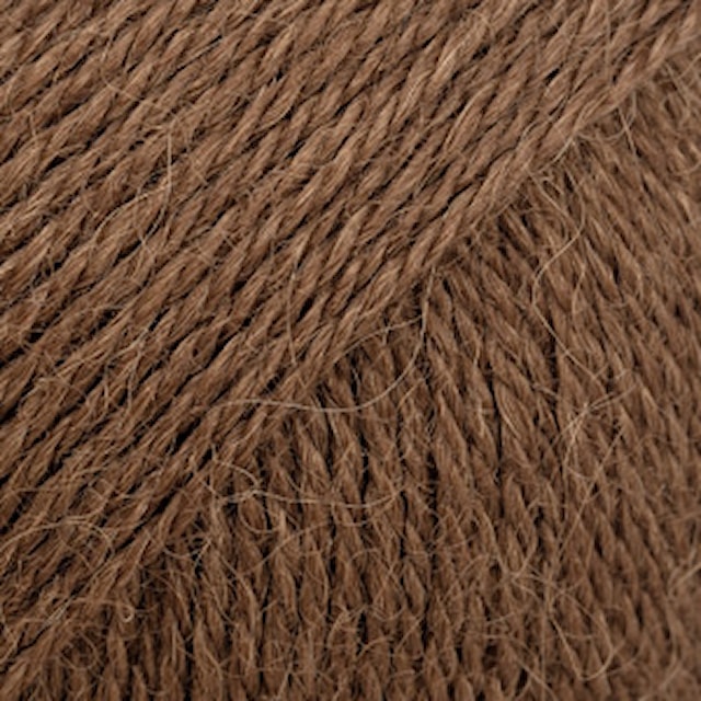 Alpaca Uni Colour 50 g Chestnut 9042 Drops