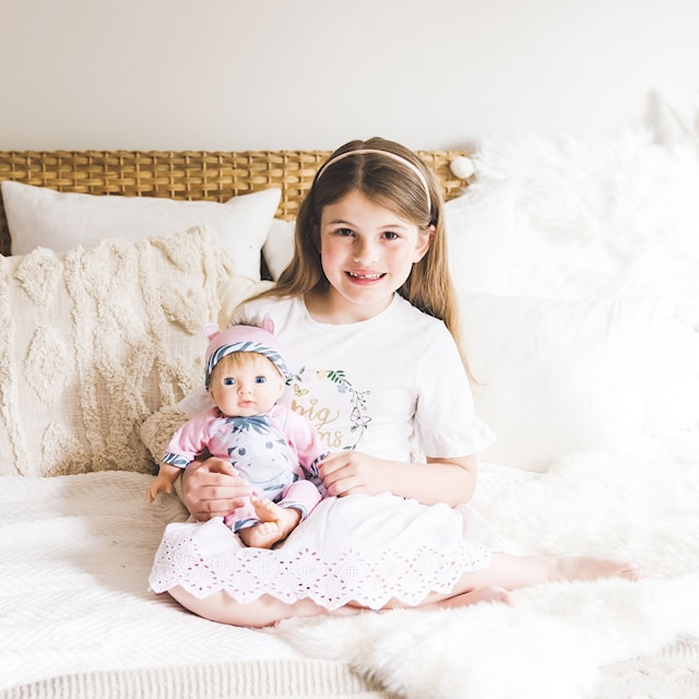 Produktbild 3 för Docka Blond med Zebrakläder Tiny Treasure