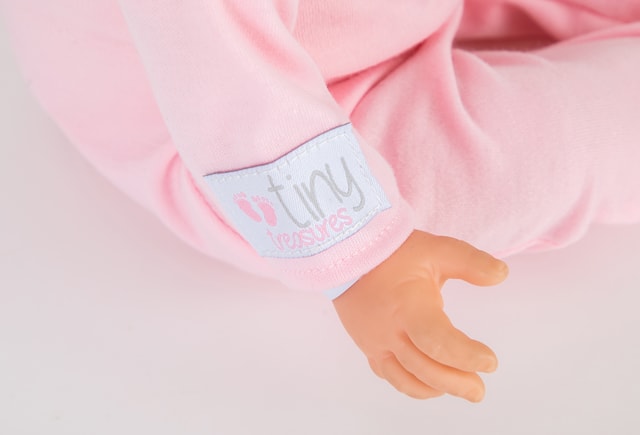 Tuotekuva 4 - Tiny Treasures Nukke Vaaleanpunainen