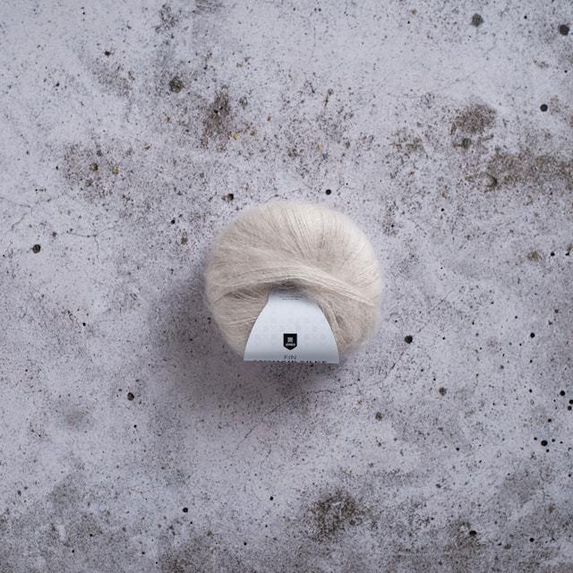 Fin Mohair Silk Garn 25 g Oyster Mushroom Järbo