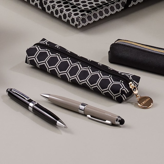 Produktbilde 2 for Pennal Heksagon Svart 19 cm Cedon