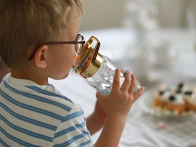 Produktbilde 2 for Pippi Bursdag Drikkeflaske i Plast Gull 500 ml Rätt Start