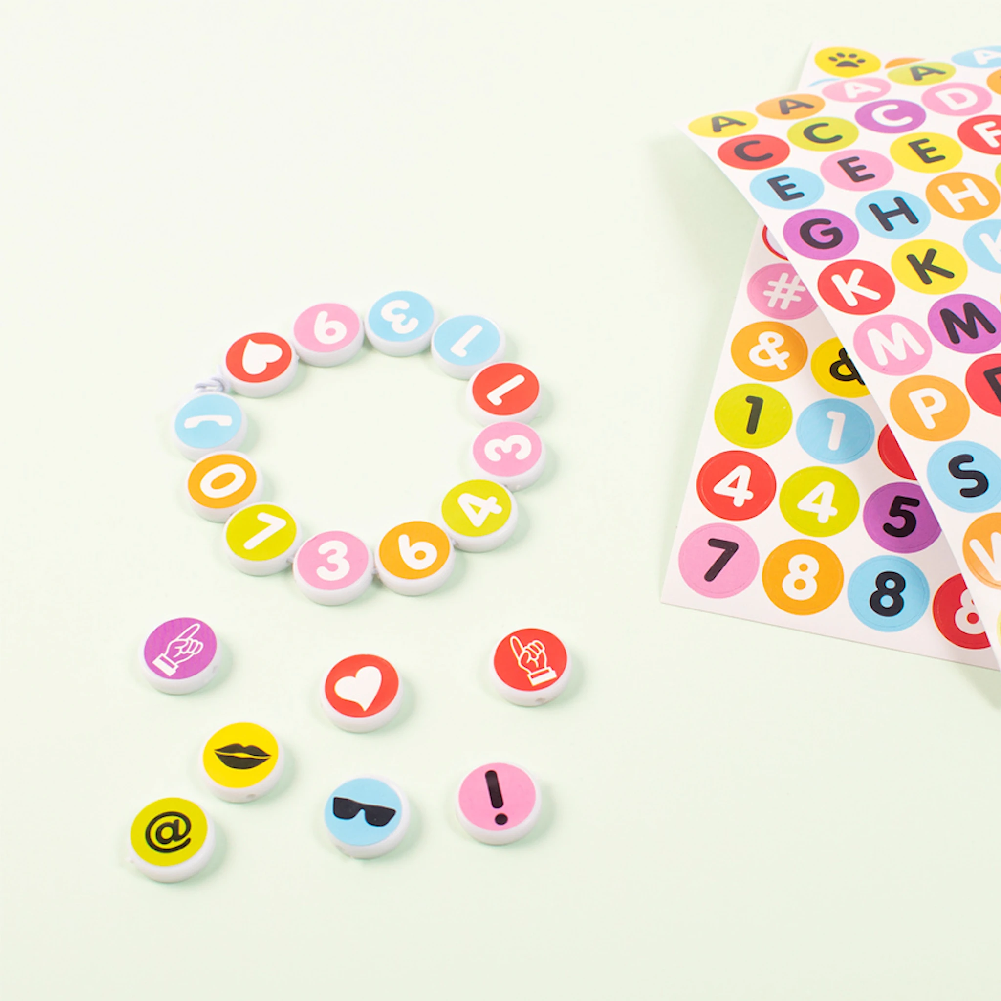 Produktbild för Klistermärken bokstäver och siffror 1000-pack Playbox