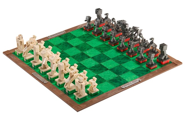 Produktbild 1 för Minecraft - Chess Set Overworld Heroes vs Hostile Mobs