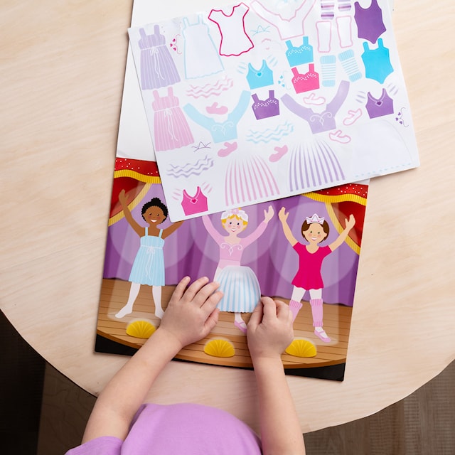 Tuotekuva 4 - Reusable Sticker Pad Dress-Up Melissa & Doug