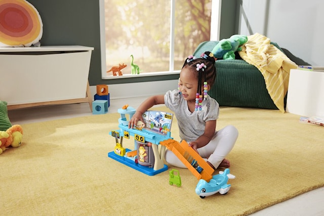 Produktbild 5 för Fisher Price Little People Flygplats Lekset