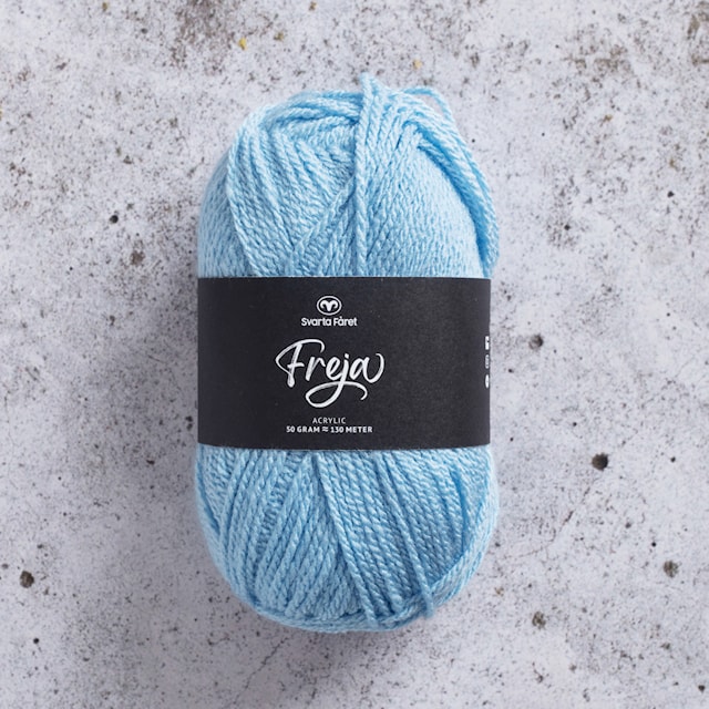 Freja Garn Akryl 50 g ljusblå 65 Svarta Fåret
