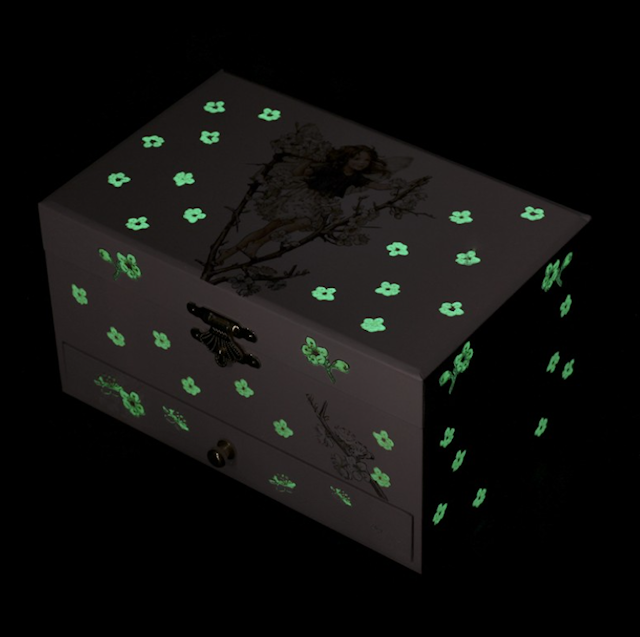 Produktbild 3 för Smyckeskrin Fairy Cherry Glow In The Dark Flower Fairies Trousselier