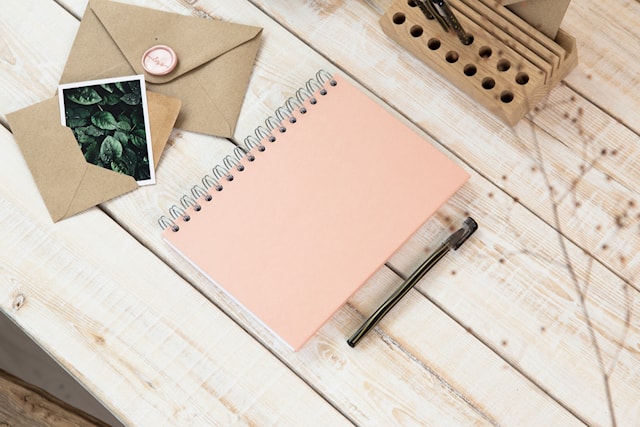 Tuotekuva 4 - Muistivihko A5 Viivoitettu 90 sivua Roosa Bigso Box of Sweden