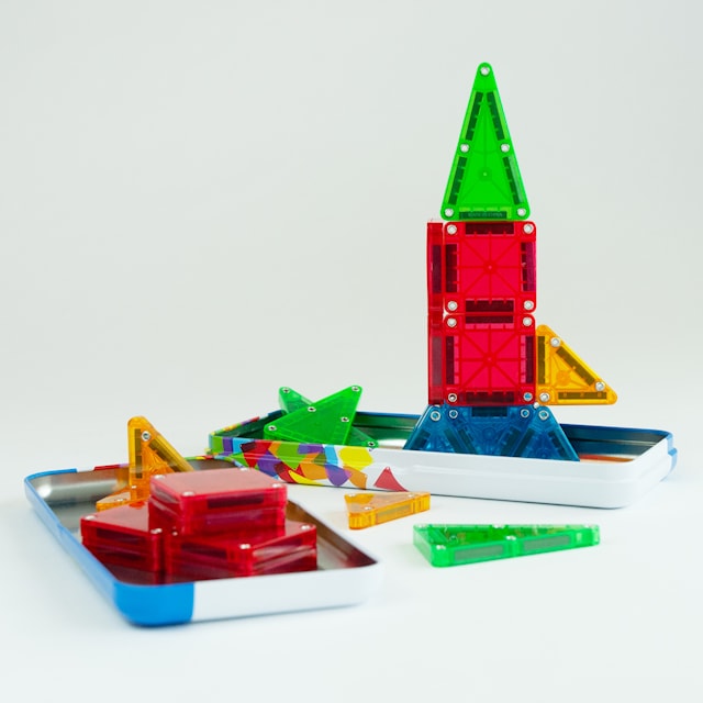 Produktbild 3 för microMAGS 26 Bitar Travel Metallåda Magna-Tiles