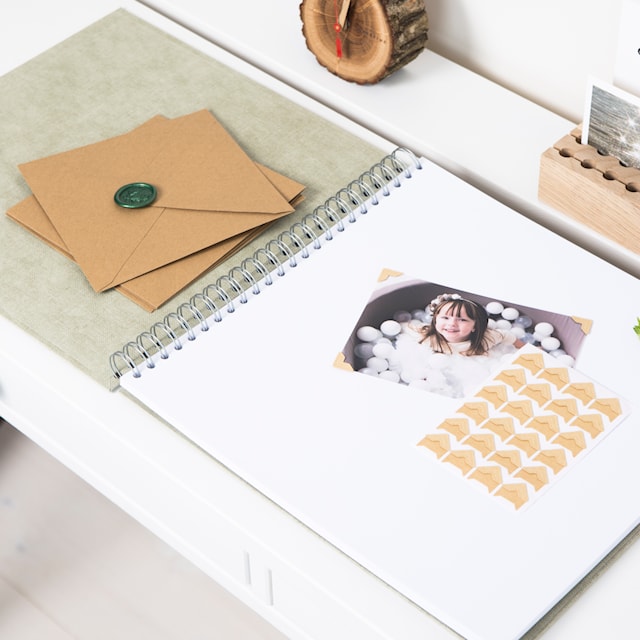 Produktbild 4 för Fotoalbum Linen med vita blad 35x31,5cm Bigso Box of Sweden