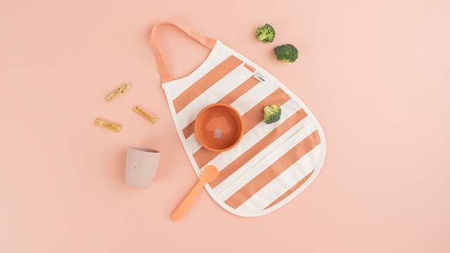 Tuotekuva 3 - Done by Deer Pull-over bib 2-pack Stripes Papaya/Powder