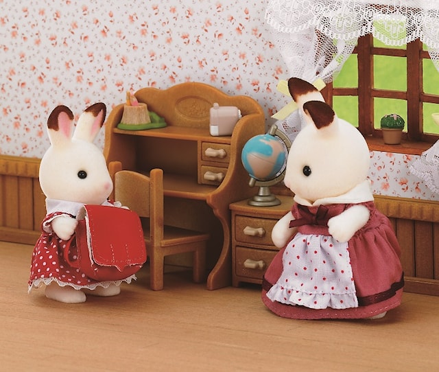 Produktbilde 2 for Sjokoladekanin-søster m/skrivebord, Sylvanian Families