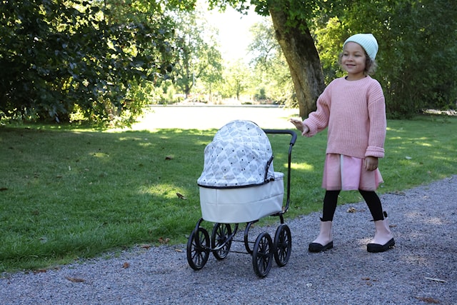 Tuotekuva 5 - Skrållan Klassinen Nukkevaunut Micki