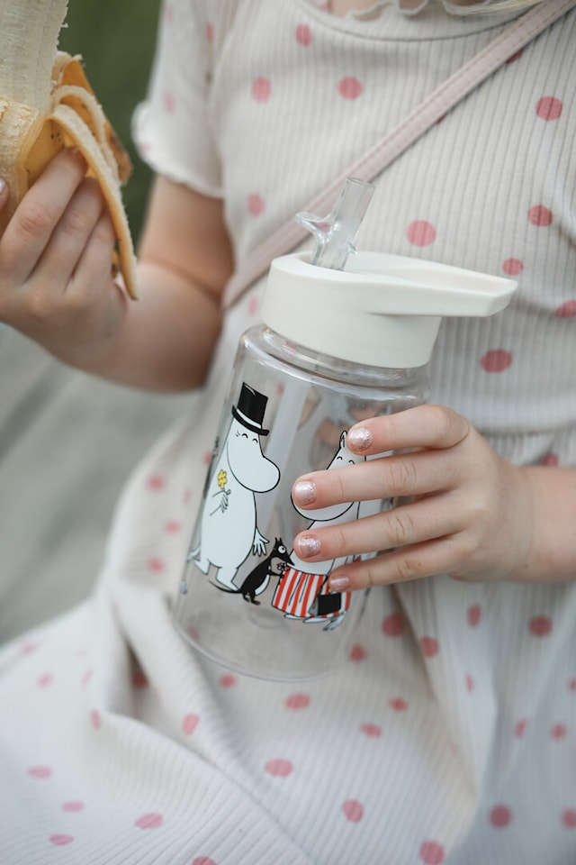 Produktbilde 2 for Mummi Familie Vannflaske i plast beige Rätt Start