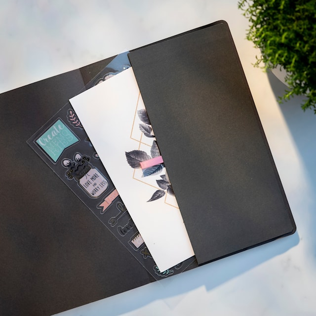 Produktbild 2 för Anteckningsbok A5 Flower Deluxe, Linjerad, Burde