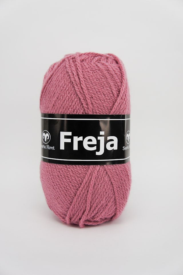 Freja Garn Akryl 50 g gammelrosa 40 Svarta Fåret