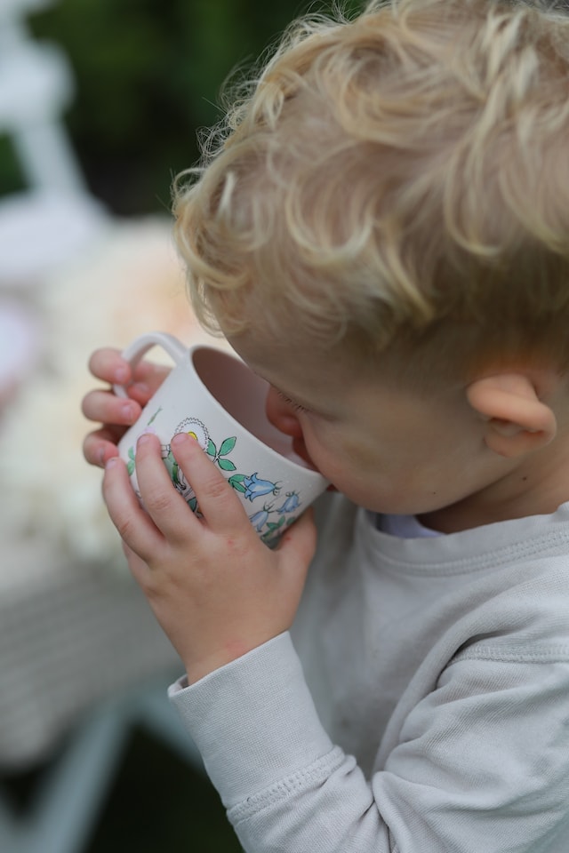 Produktbild 3 för Elsa Beskow Blomsterfesten Mugg med handtag Rätt Start