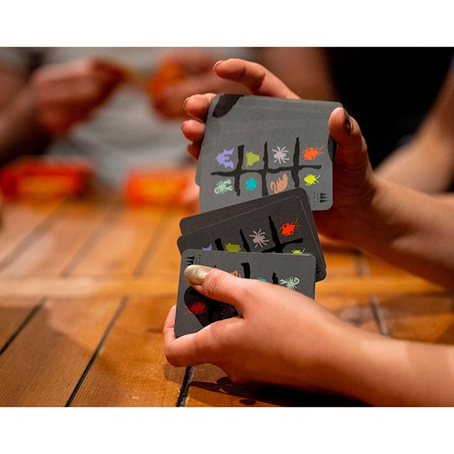 Tuotekuva 6 - Cockroach Poker (Nordic + EN)