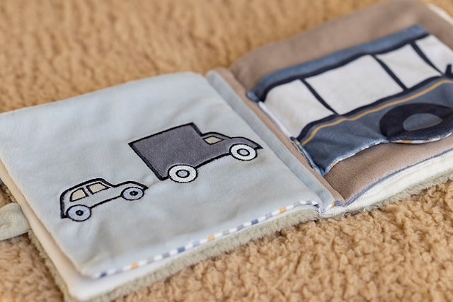 Produktbild 2 för Prasselbok Grön Miffy