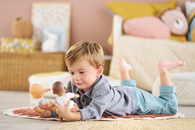 Tuotekuva 5 - Mini Calin Nukke Ruskeasilmäinen 20 cm Corolle