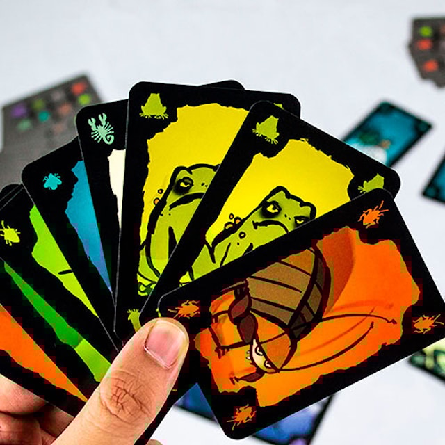 Tuotekuva 5 - Cockroach Poker (Nordic + EN)