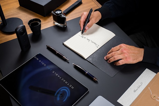 Produktbild 2 för Reservoarpenna Capless Matte Accents Svart Medium, Pilot