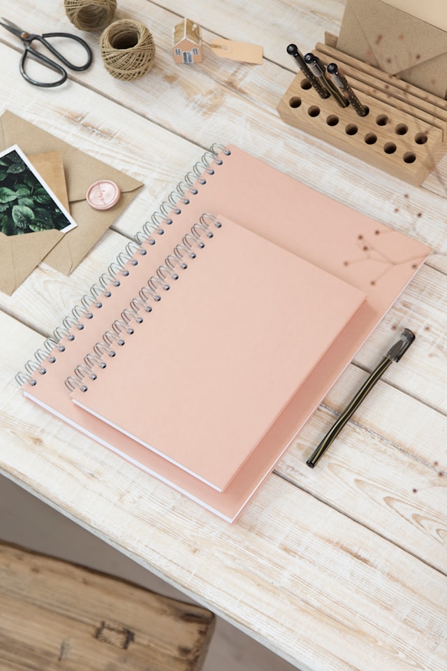 Produktbilde 6 for Notatblokk A5 Linjert 90 ark Rosa Bigso Box of Sweden