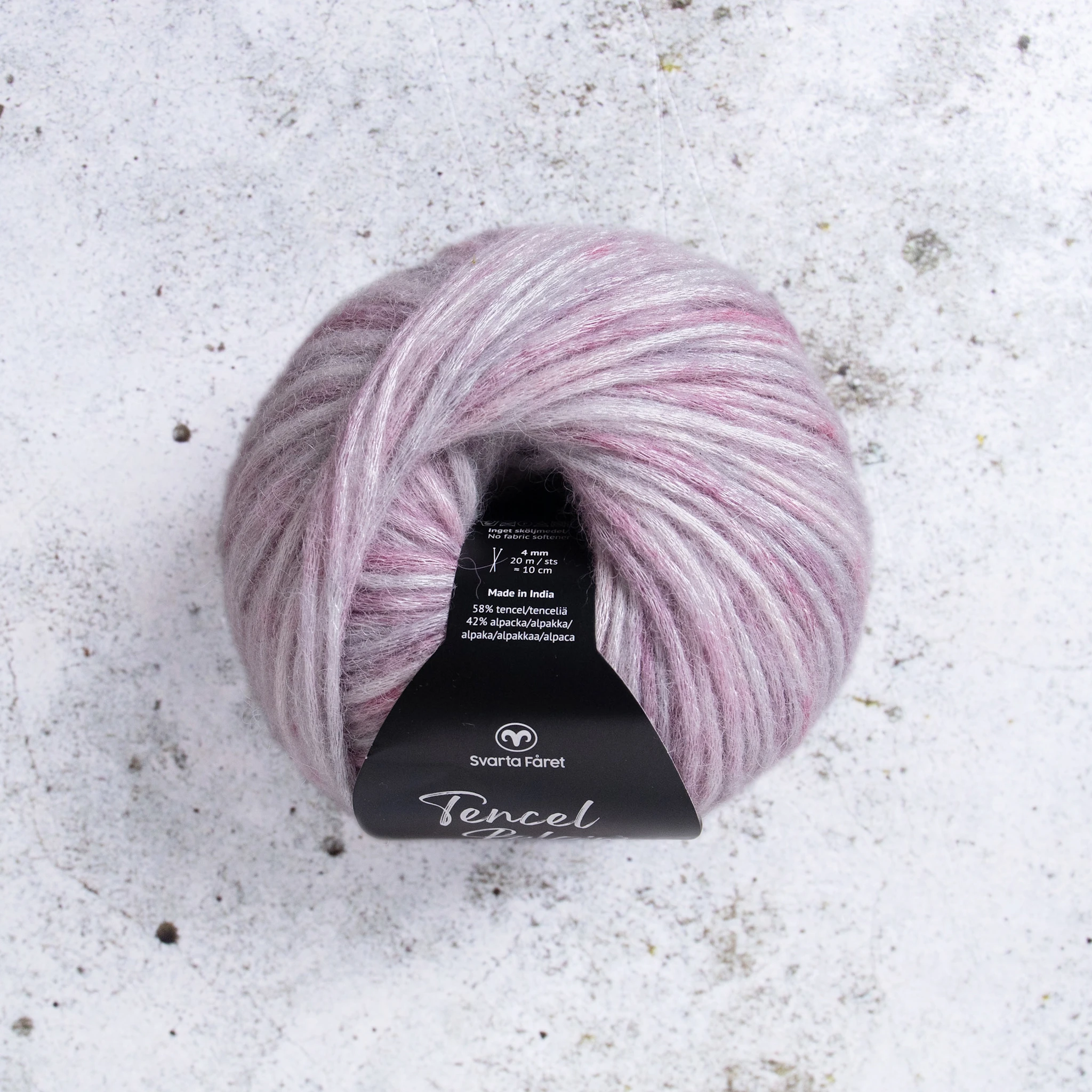 Produktbild för Tencel Blow Alpacka mix garn 50g Svarta Fåret