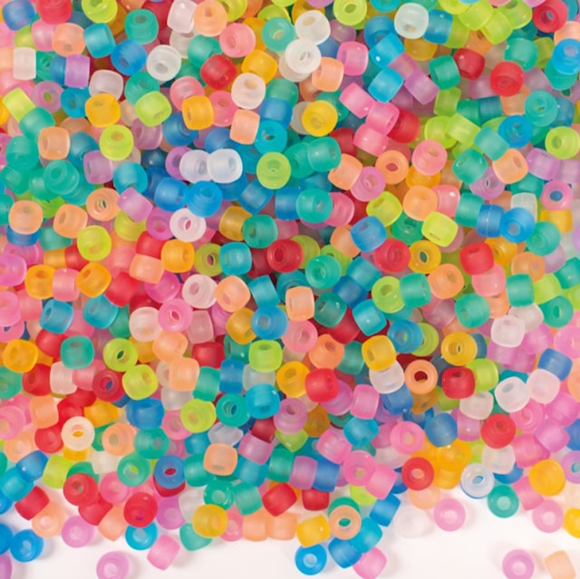 Plastperler frostet med store hull 1000-pakning Playbox