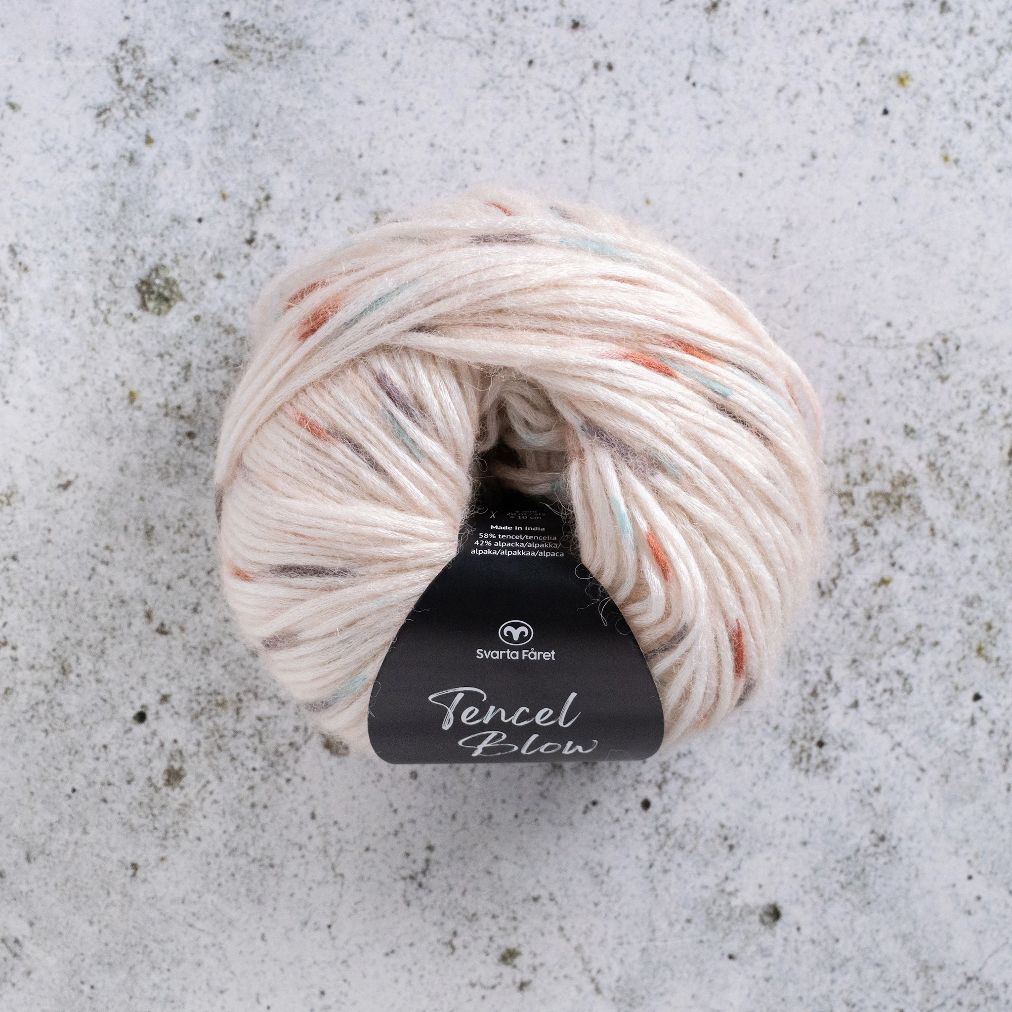 Produktbild för Tencel Blow Alpacka mix garn 50g Svarta Fåret